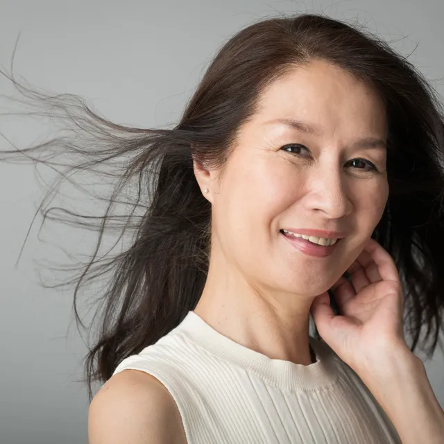笑顔の女性